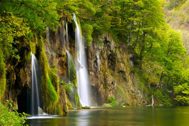 Фотообои Водный горный спуск