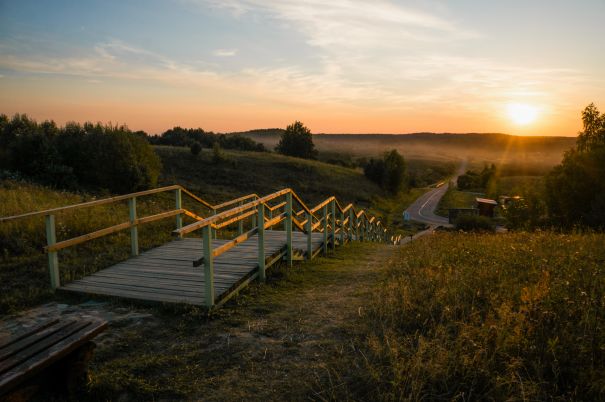 Фотообои Лестница на холме