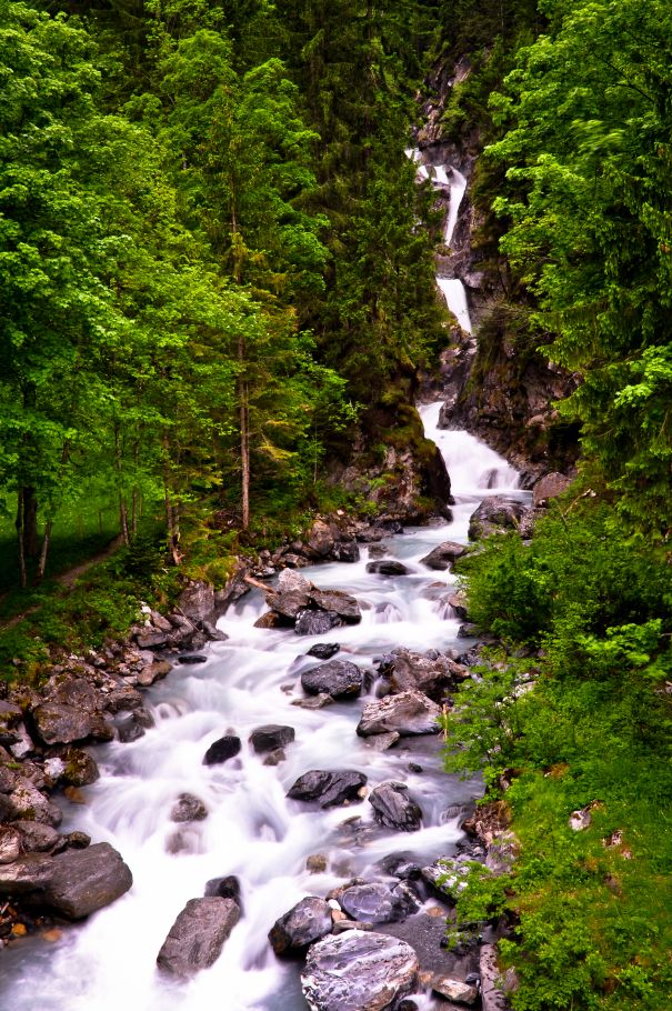 Фотообои Водопад с камнями